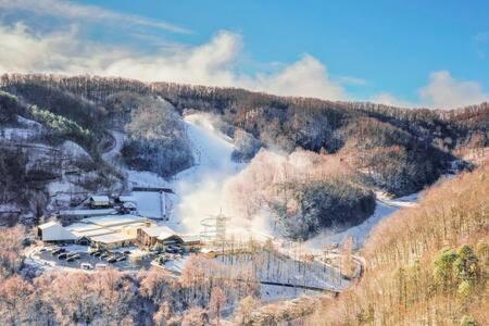 The Great Escape - Min From Parkway With Hot Tub Villa Gatlinburg Exterior photo