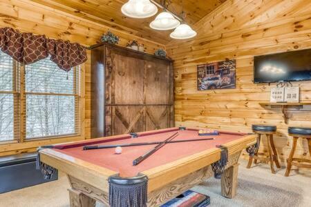 The Great Escape - Min From Parkway With Hot Tub Villa Gatlinburg Exterior photo