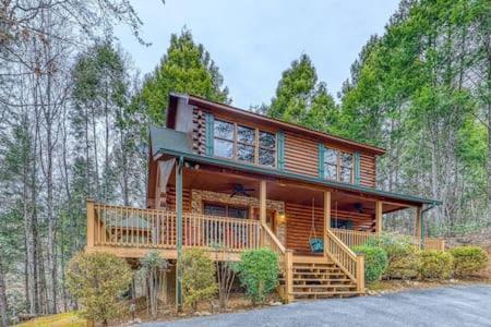 The Great Escape - Min From Parkway With Hot Tub Villa Gatlinburg Exterior photo